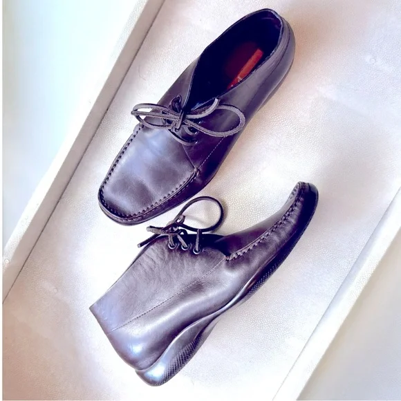 Prada Women’s Brown Leather Ankle Boots- Red Prada Stripe Sole - Made in Italy - Picture 8 of 10